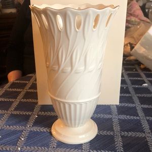NEW-Lenox Flutes Poplar Vase